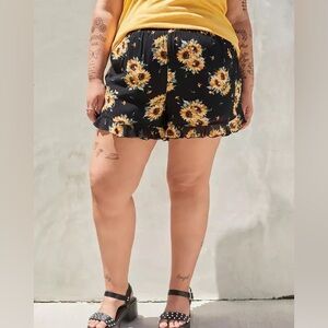 ▪️ Torrid Sunflower Print Gauze High-Rise Short‎